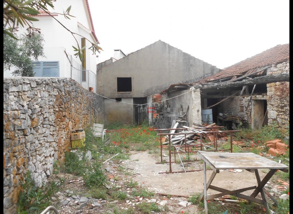 Moradia T6 para Venda em Nossa Senhora das Misericordias