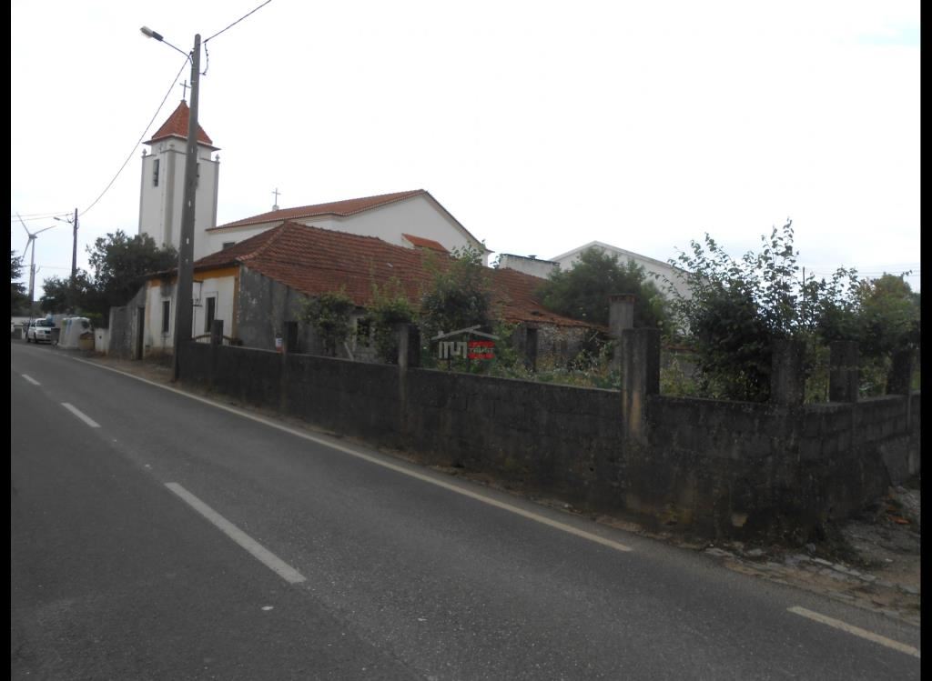 Moradia T6 para Venda em Nossa Senhora das Misericordias