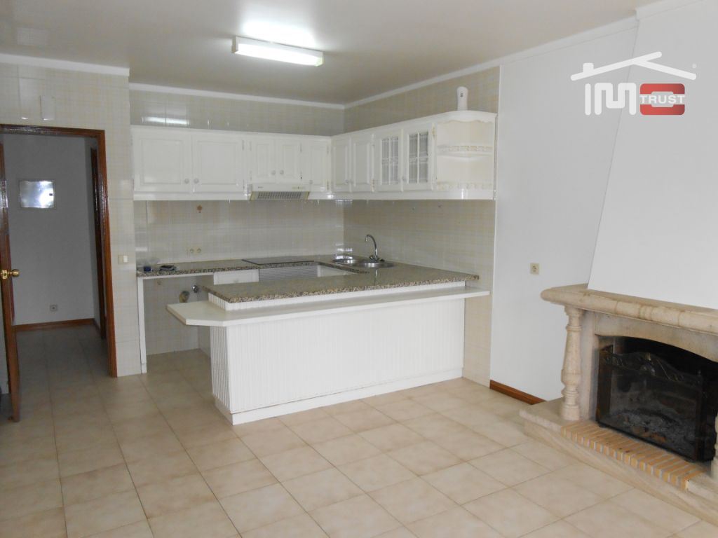 Apartamento T2 para Arrendamento em Fatima