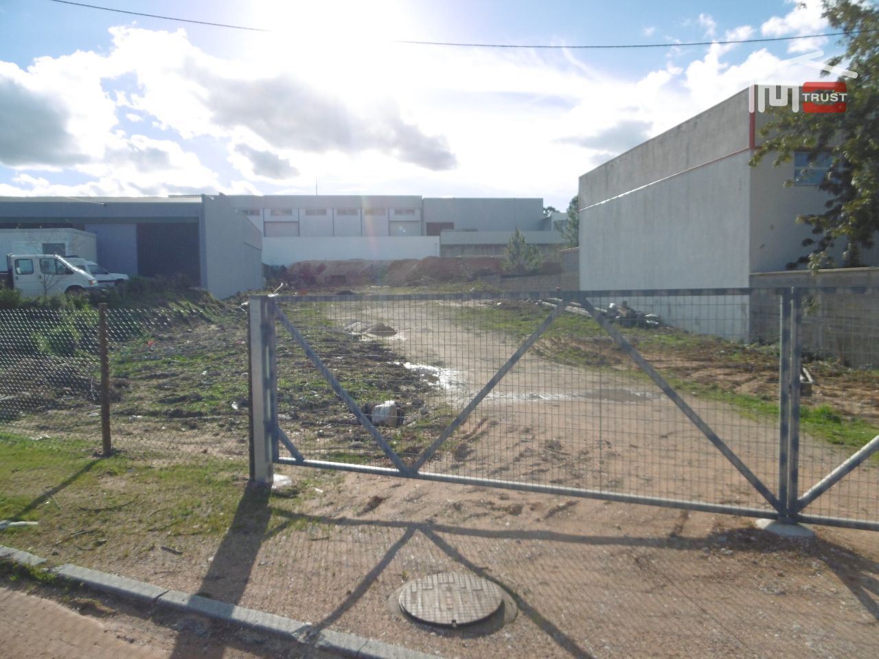 Terreno Comércio / Armazém para Arrendamento em Seiça