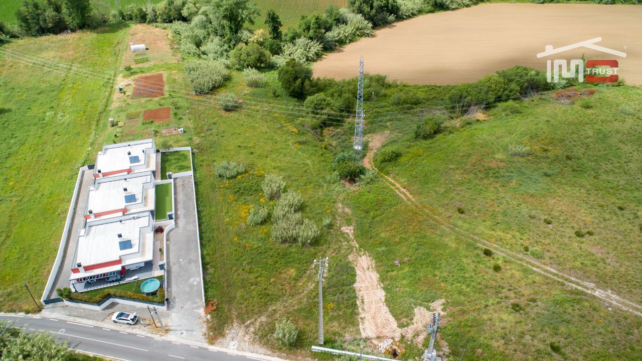Terreno P/ Prédio para Venda em Leiria, Pousos, Barreira e Cortes
