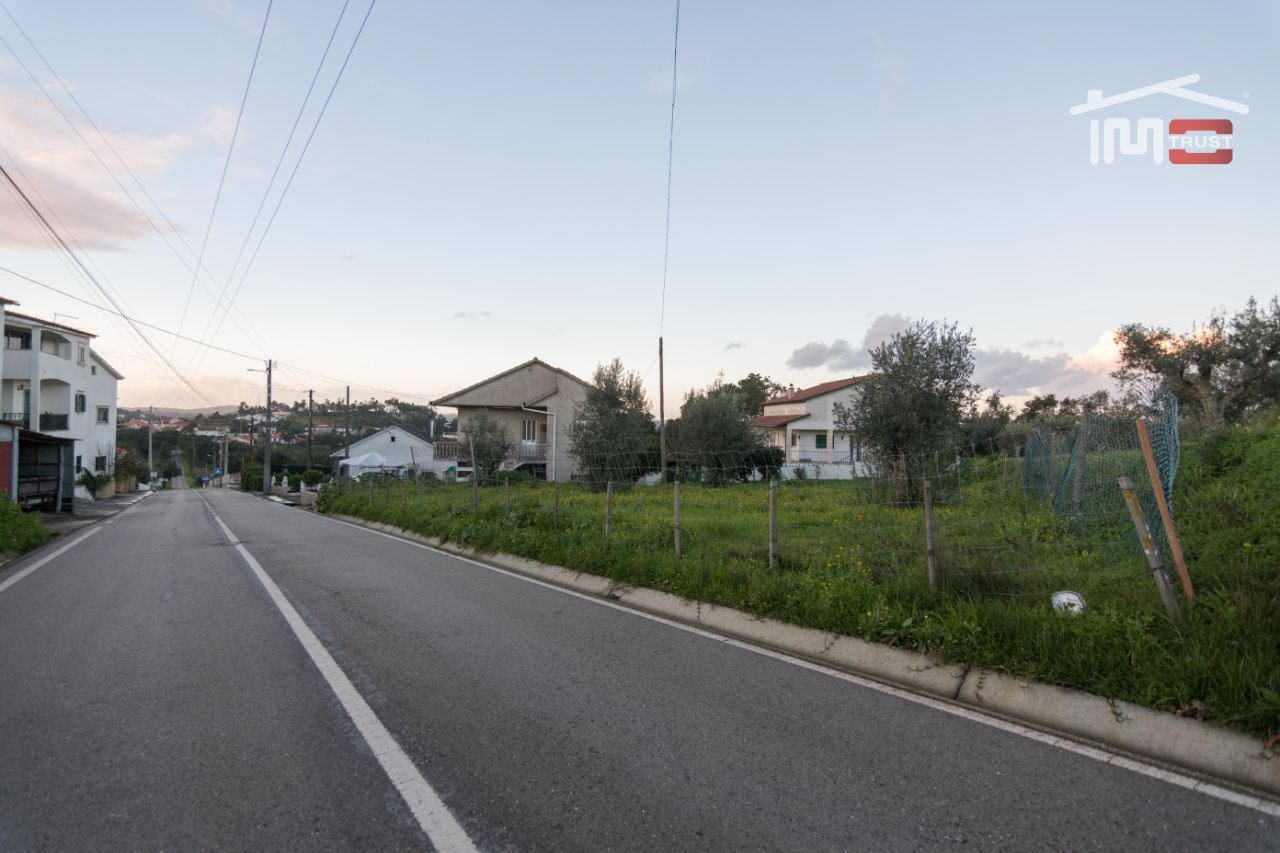 Land for sale in Ourém, Portugal — €51,000