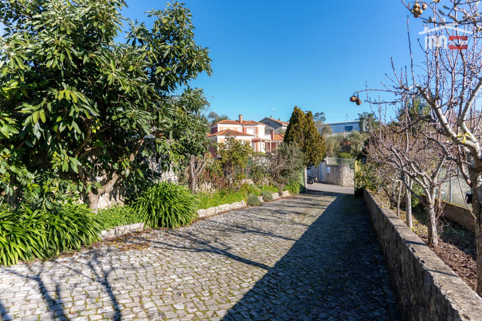 Moradia T5 para Venda em Nossa Senhora das Misericordias