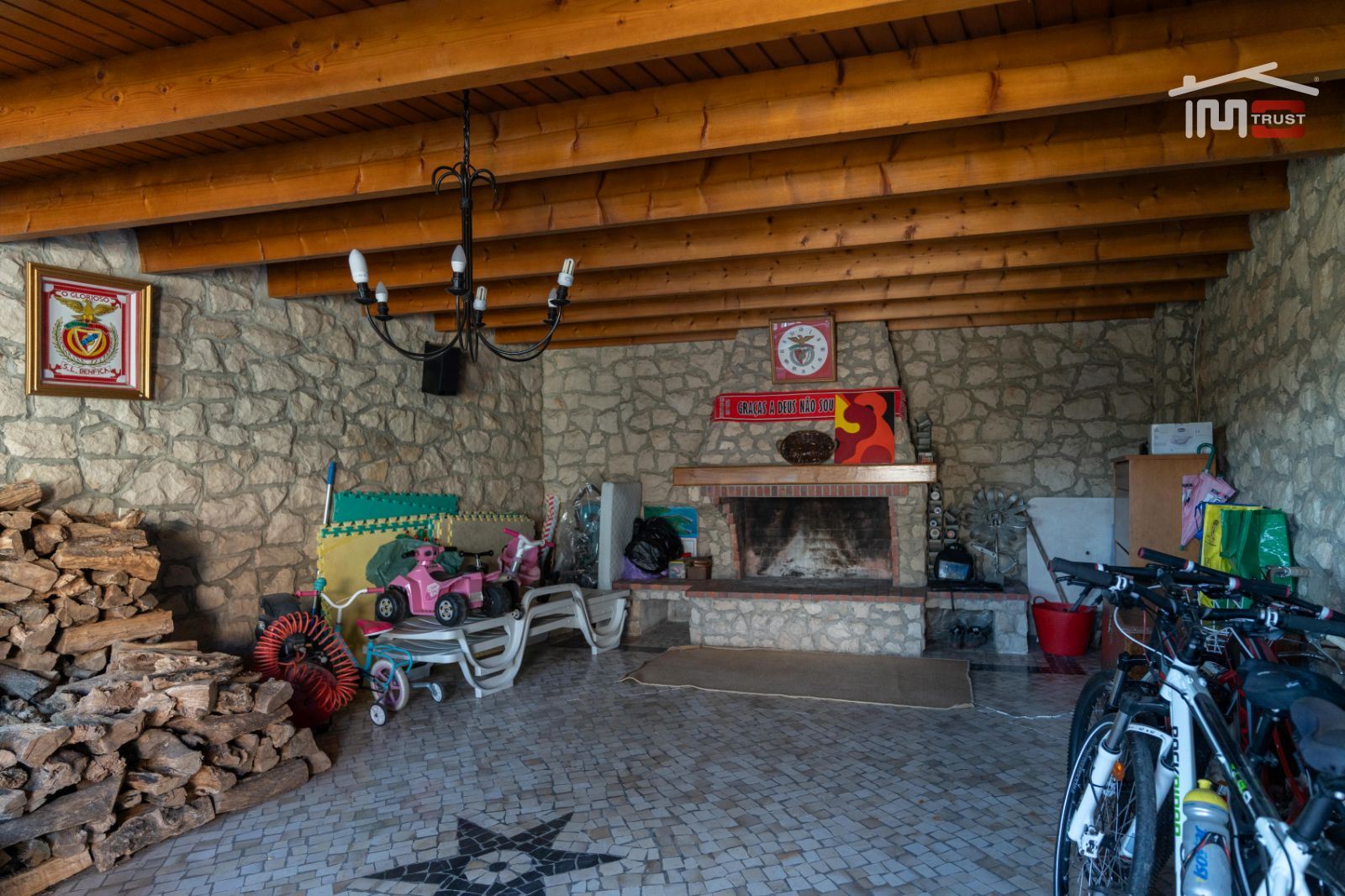 Moradia T5 para Venda em Nossa Senhora das Misericordias