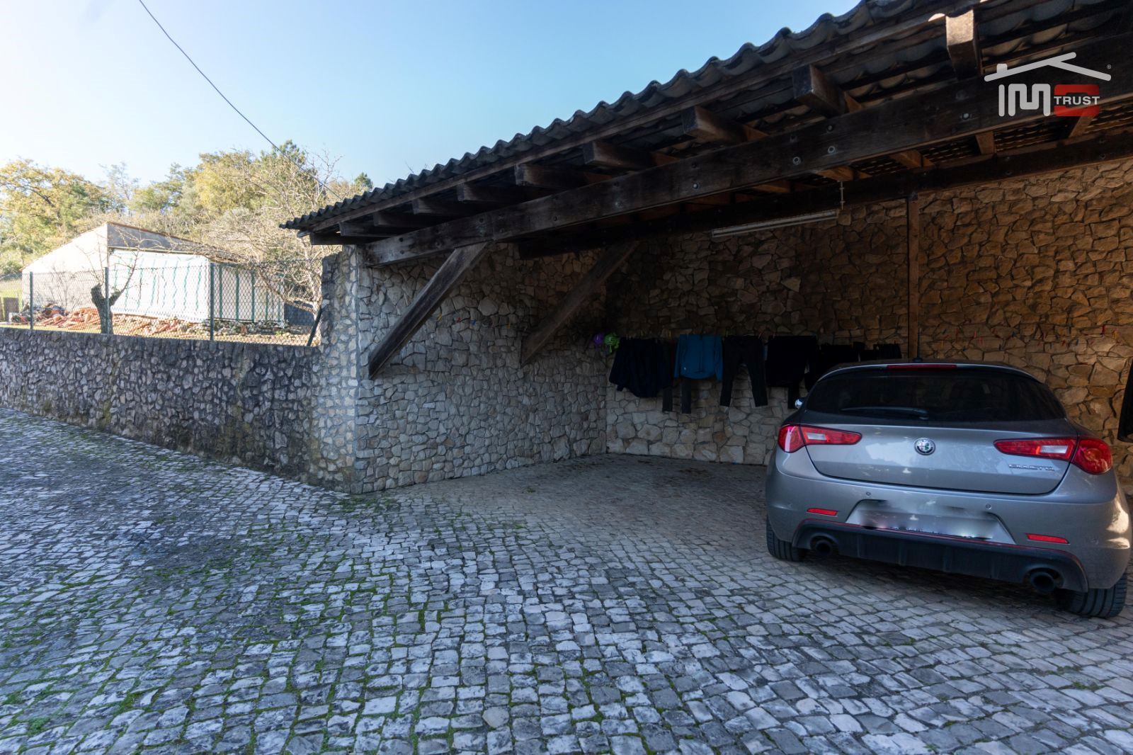 Moradia T5 para Venda em Nossa Senhora das Misericordias