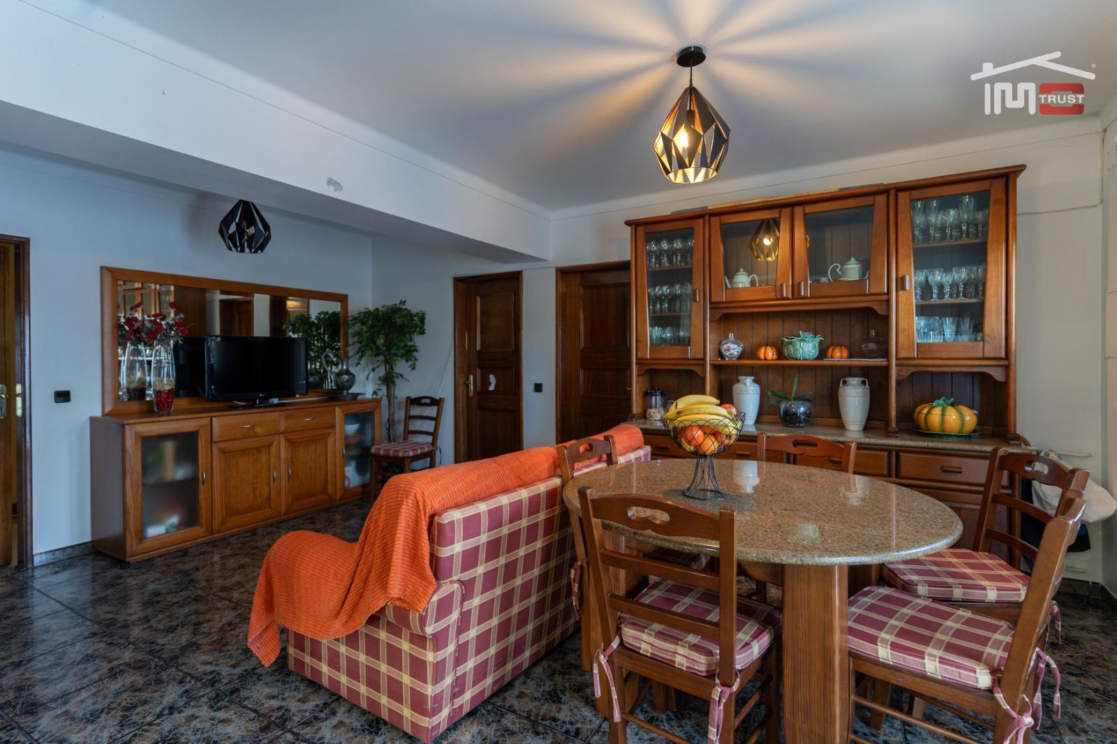 Moradia T5 para Venda em Nossa Senhora das Misericordias