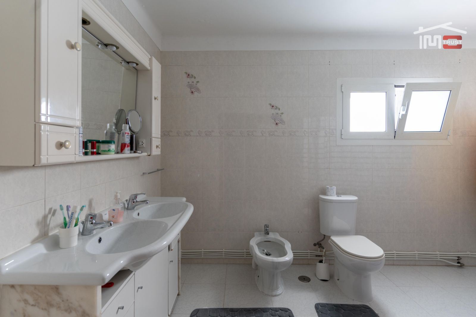 Moradia T5 para Venda em Nossa Senhora das Misericordias