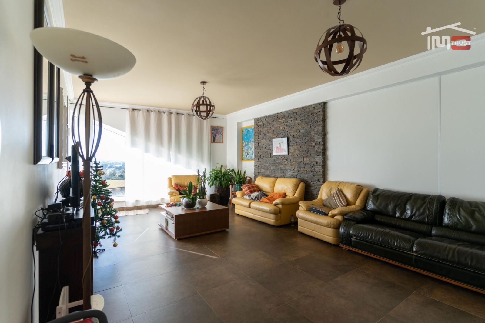 Moradia T5 para Venda em Nossa Senhora das Misericordias