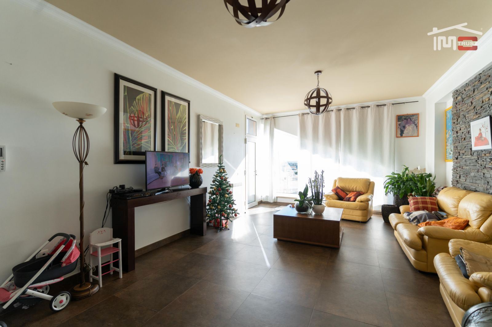 Moradia T5 para Venda em Nossa Senhora das Misericordias