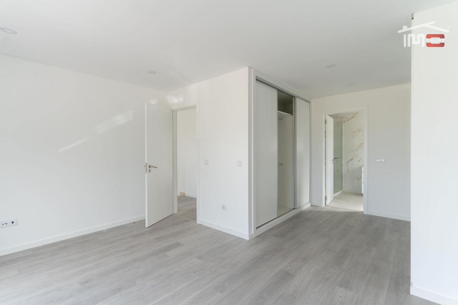 Moradia T3 para Venda em Nossa Senhora das Misericordias