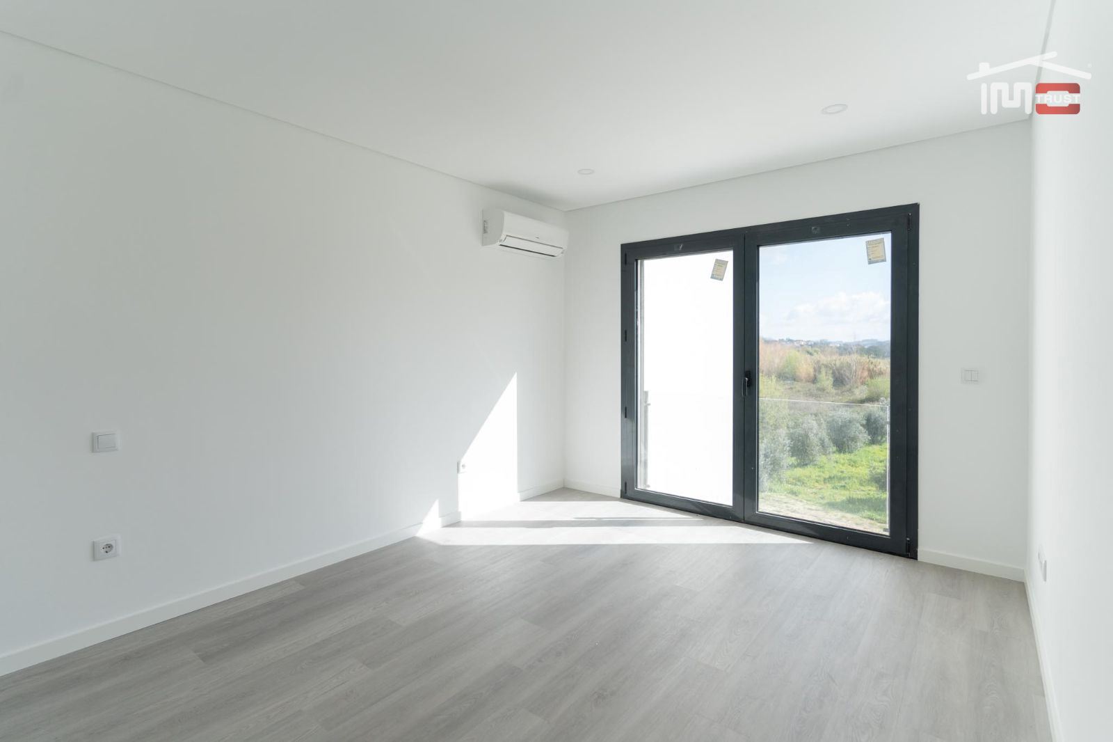 Moradia T3 para Venda em Nossa Senhora das Misericordias