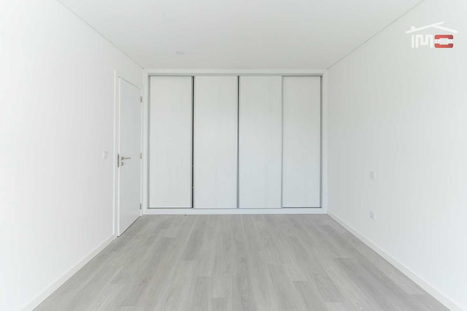 Moradia T3 para Venda em Nossa Senhora das Misericordias