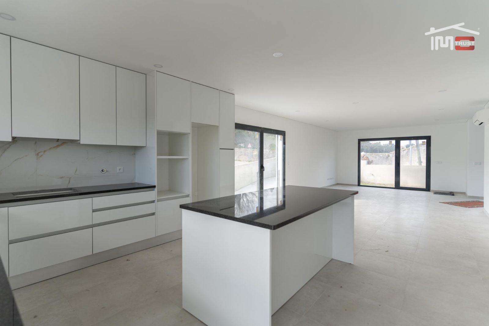 Moradia T3 para Venda em Nossa Senhora das Misericordias