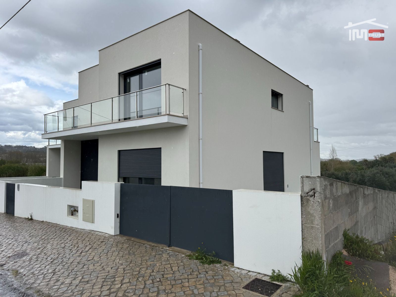 Moradia T3 para Venda em Nossa Senhora das Misericordias