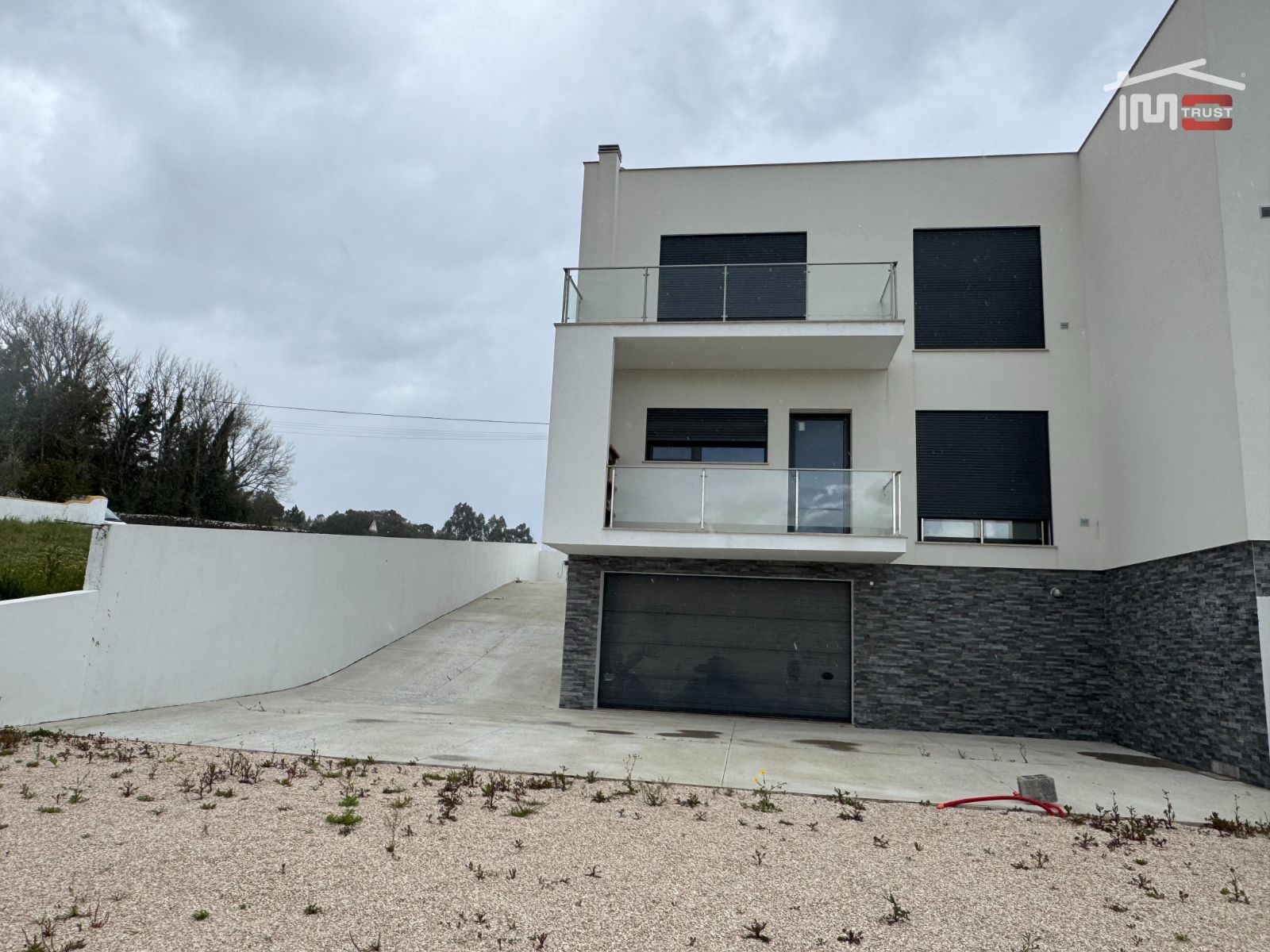 Moradia T3 para Venda em Nossa Senhora das Misericordias