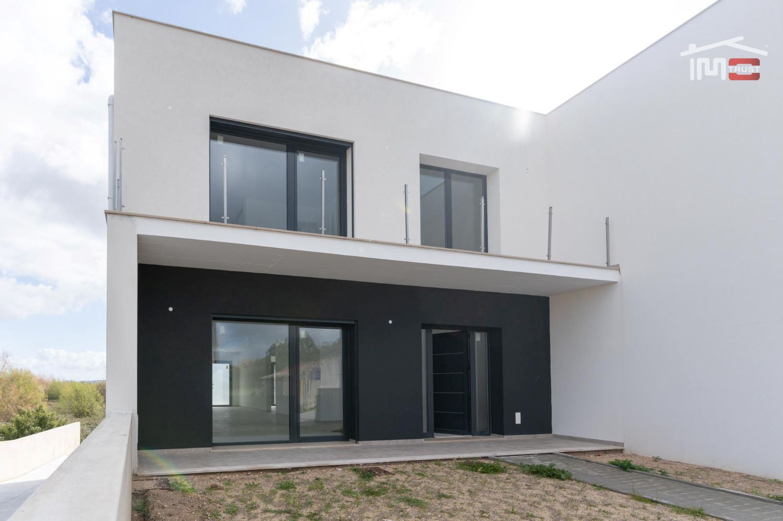 Moradia T3 para Venda em Nossa Senhora das Misericordias