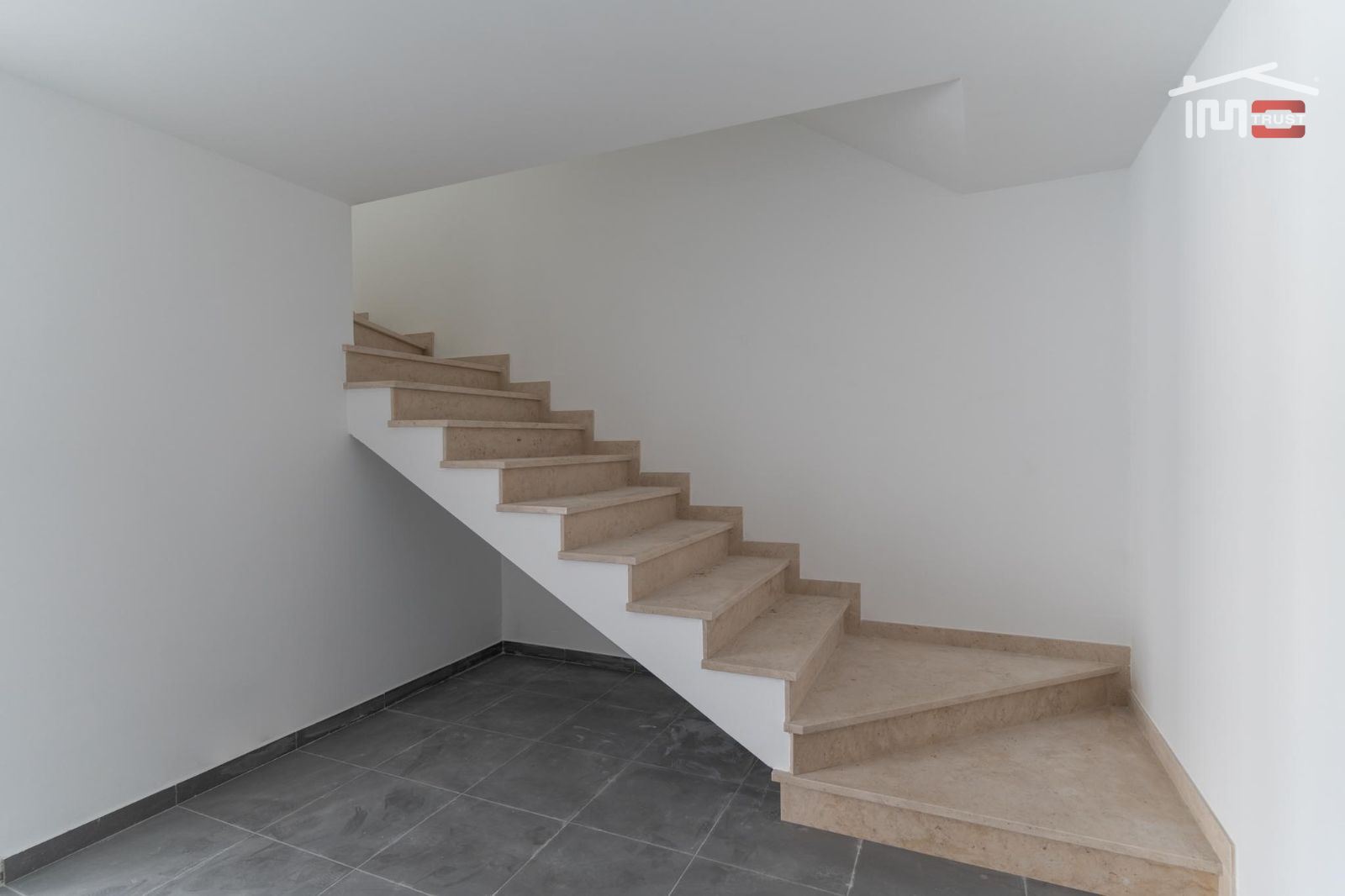 Moradia T3 para Venda em Nossa Senhora das Misericordias