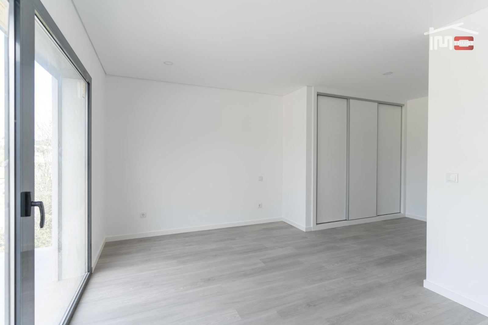 Moradia T3 para Venda em Nossa Senhora das Misericordias