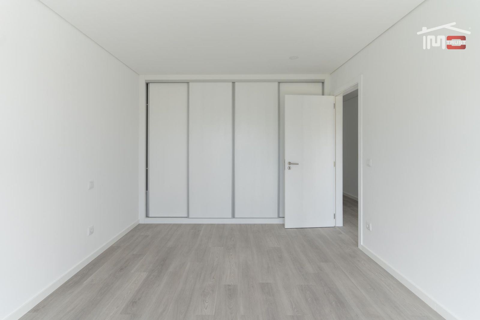 Moradia T3 para Venda em Nossa Senhora das Misericordias