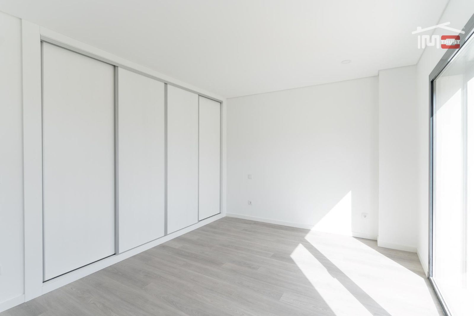 Moradia T3 para Venda em Nossa Senhora das Misericordias