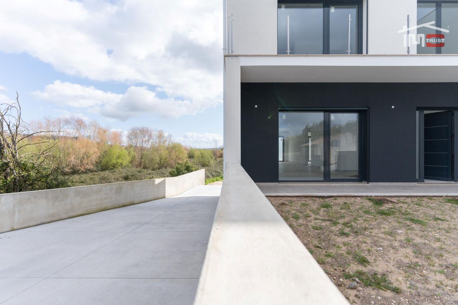 Moradia T3 para Venda em Nossa Senhora das Misericordias