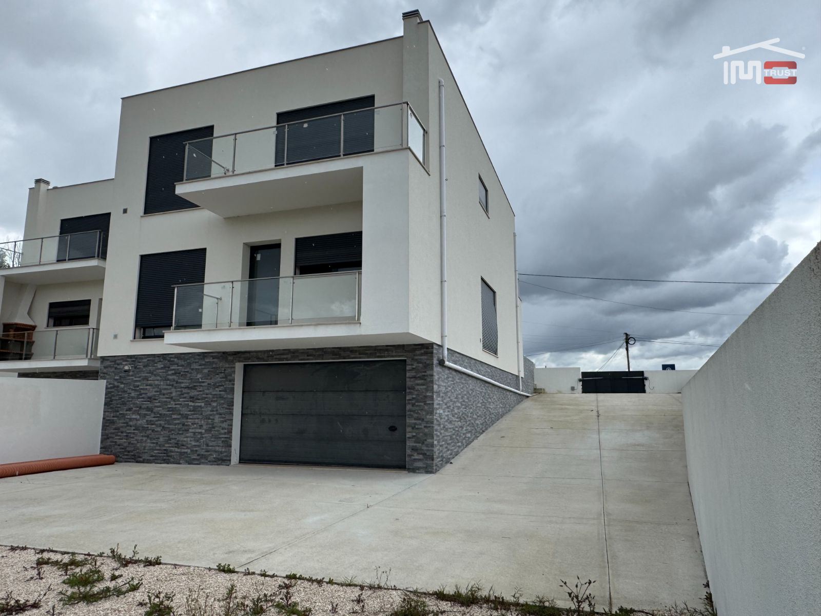 Moradia T3 para Venda em Nossa Senhora das Misericordias