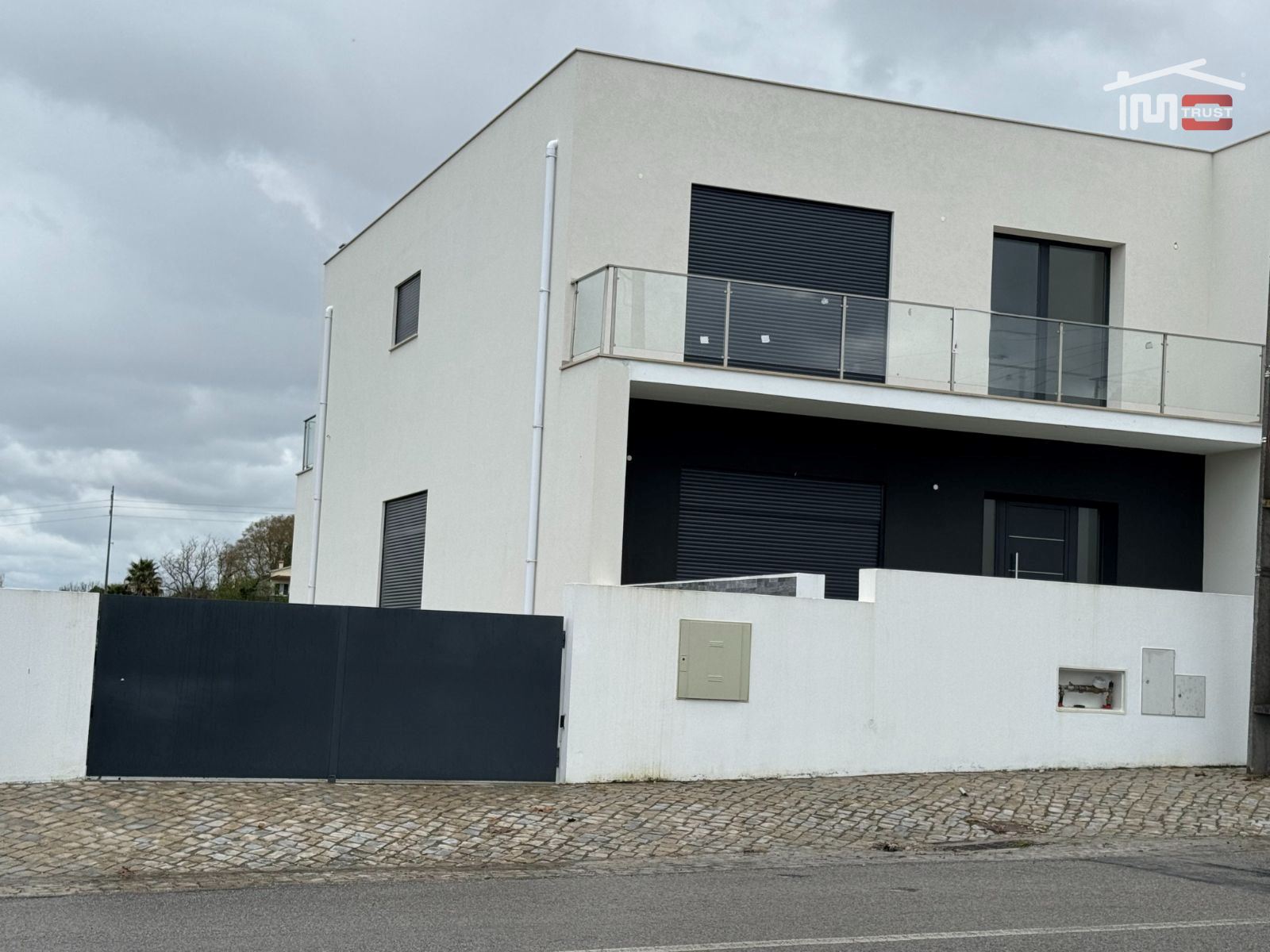 Moradia T3 para Venda em Nossa Senhora das Misericordias