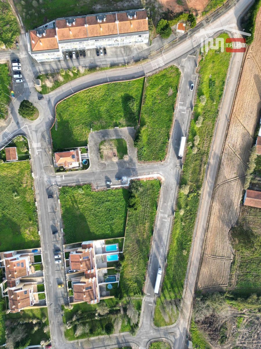 Land for sale in Torres Vedras, Portugal — €80,000