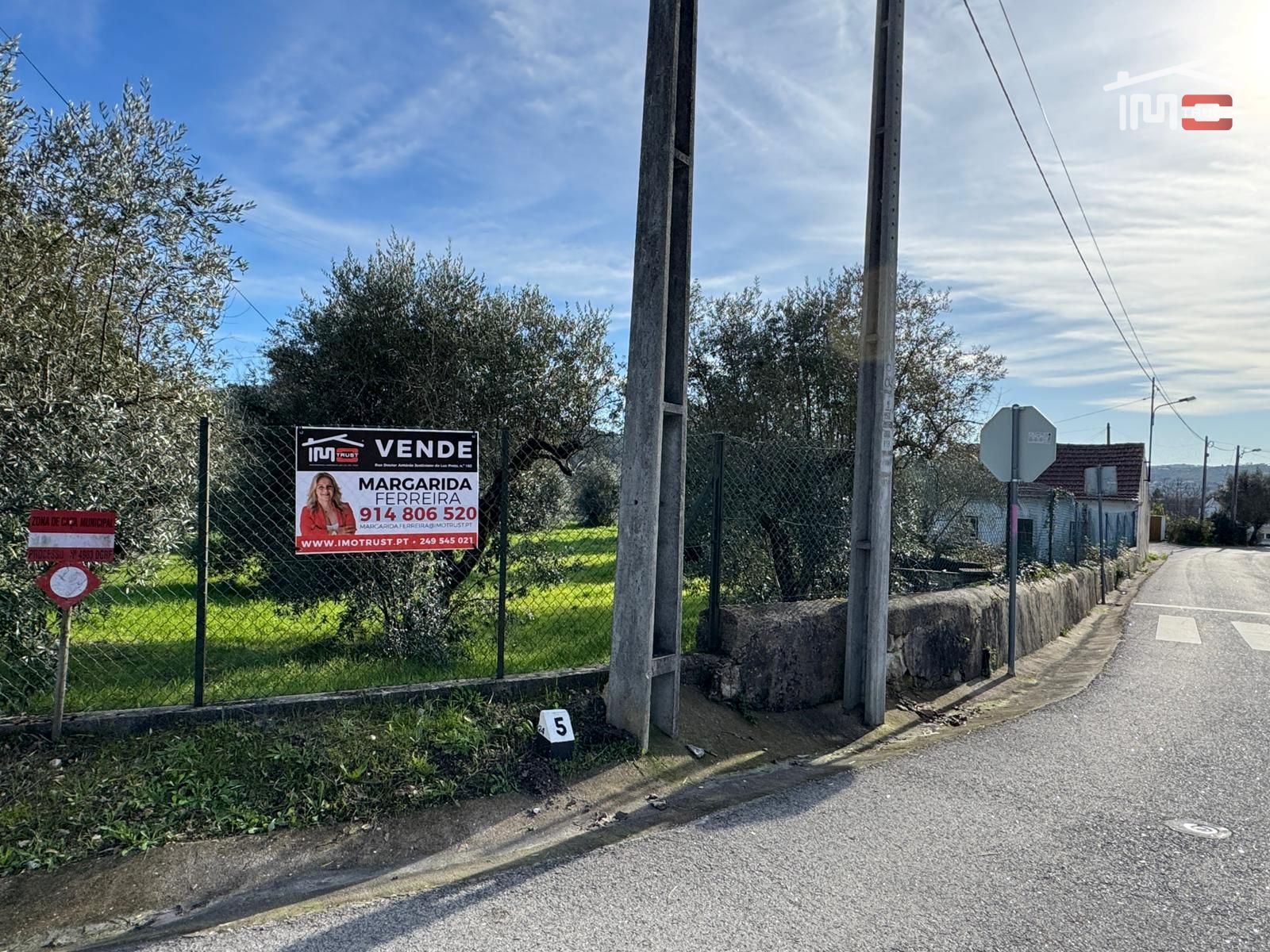 Moradia T3 para Venda em Nossa Senhora das Misericordias