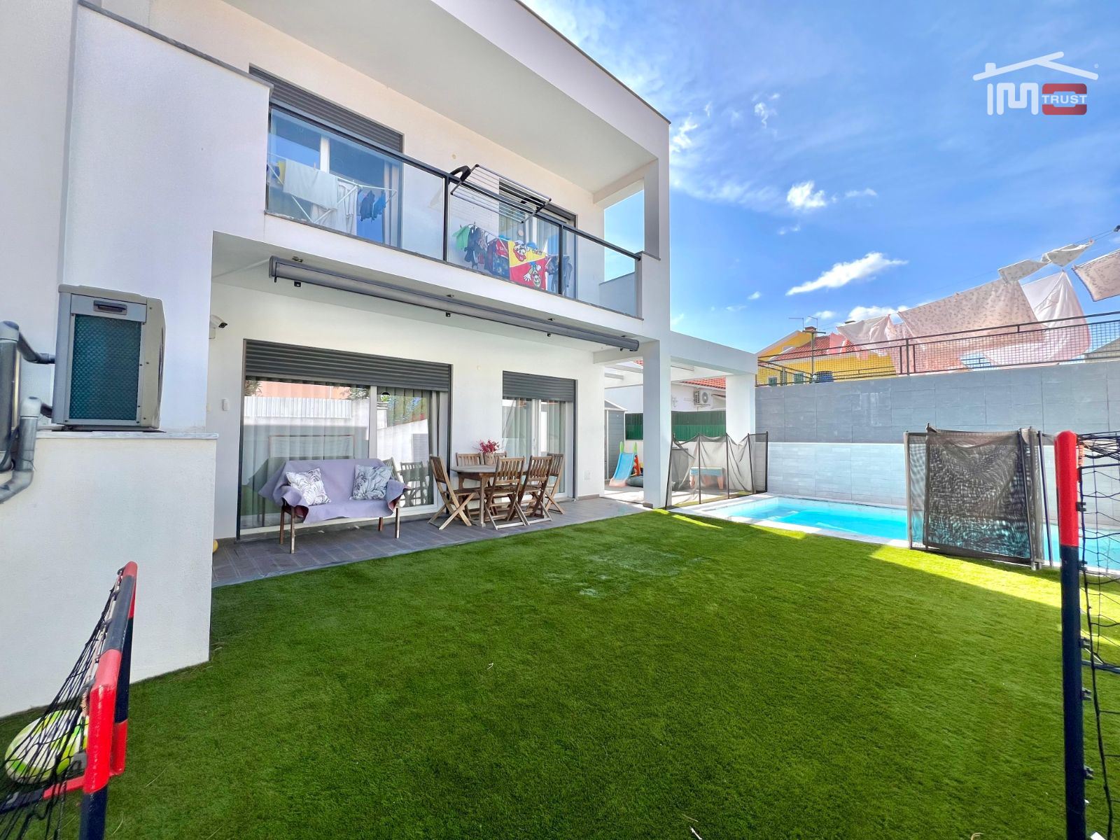 Moradia T4 para Venda em Fernao Ferro Foto 1