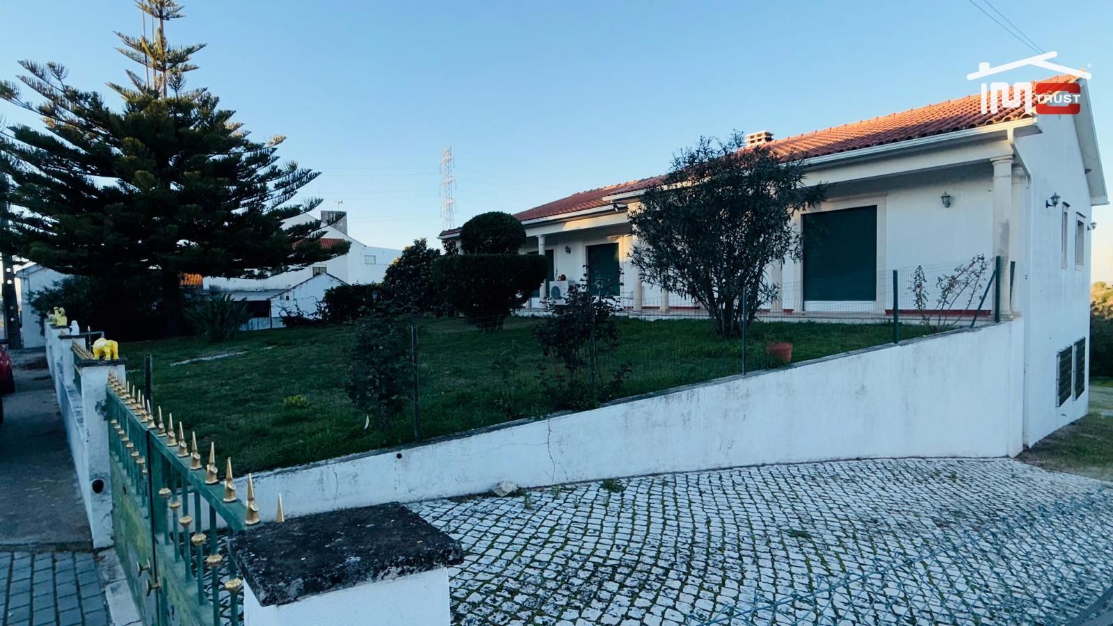 Moradia T3 para Venda em Povoa da Isenta