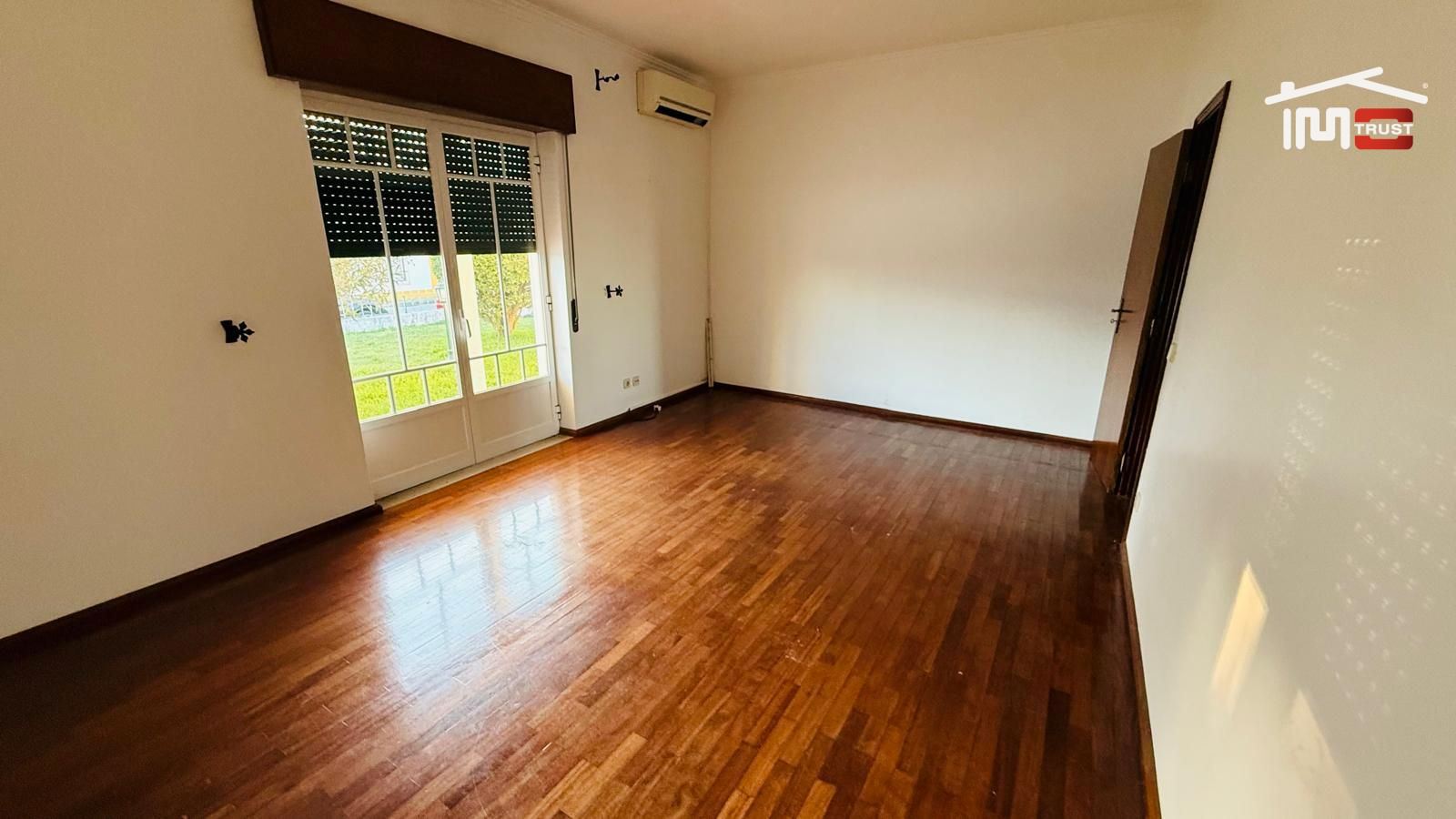 Moradia T3 para Venda em Povoa da Isenta