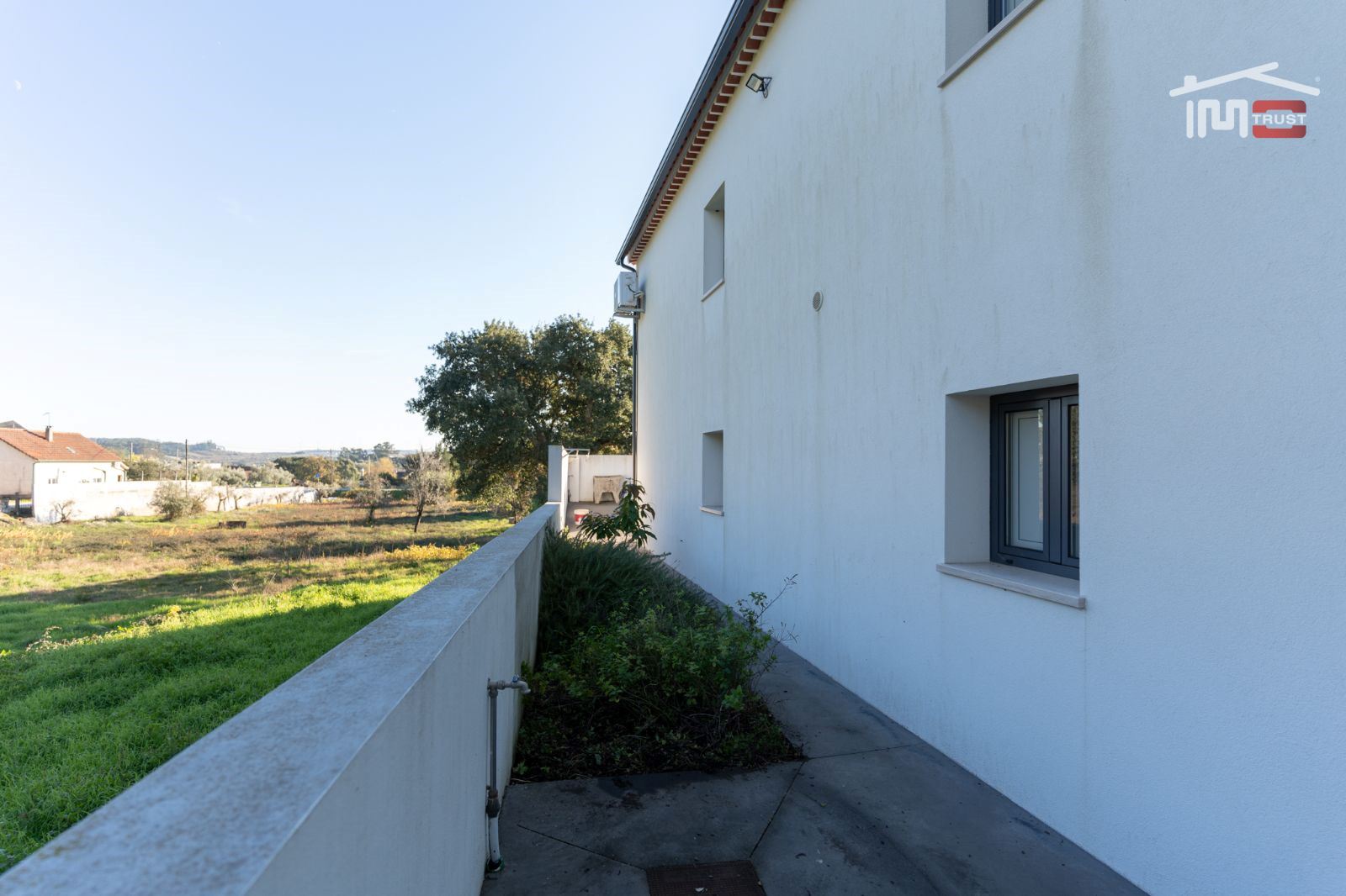 Moradia T3 para Arrendamento em Atouguia