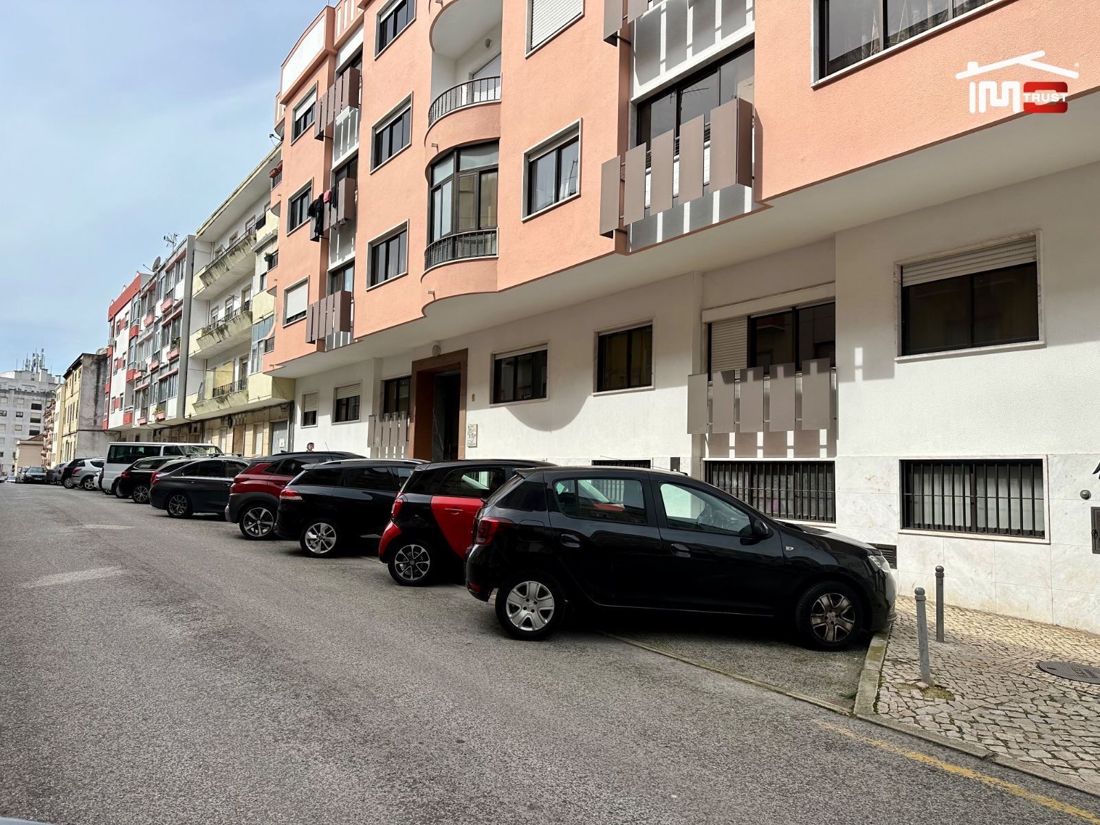 Negócio para Arrendamento em Queluz e Belas