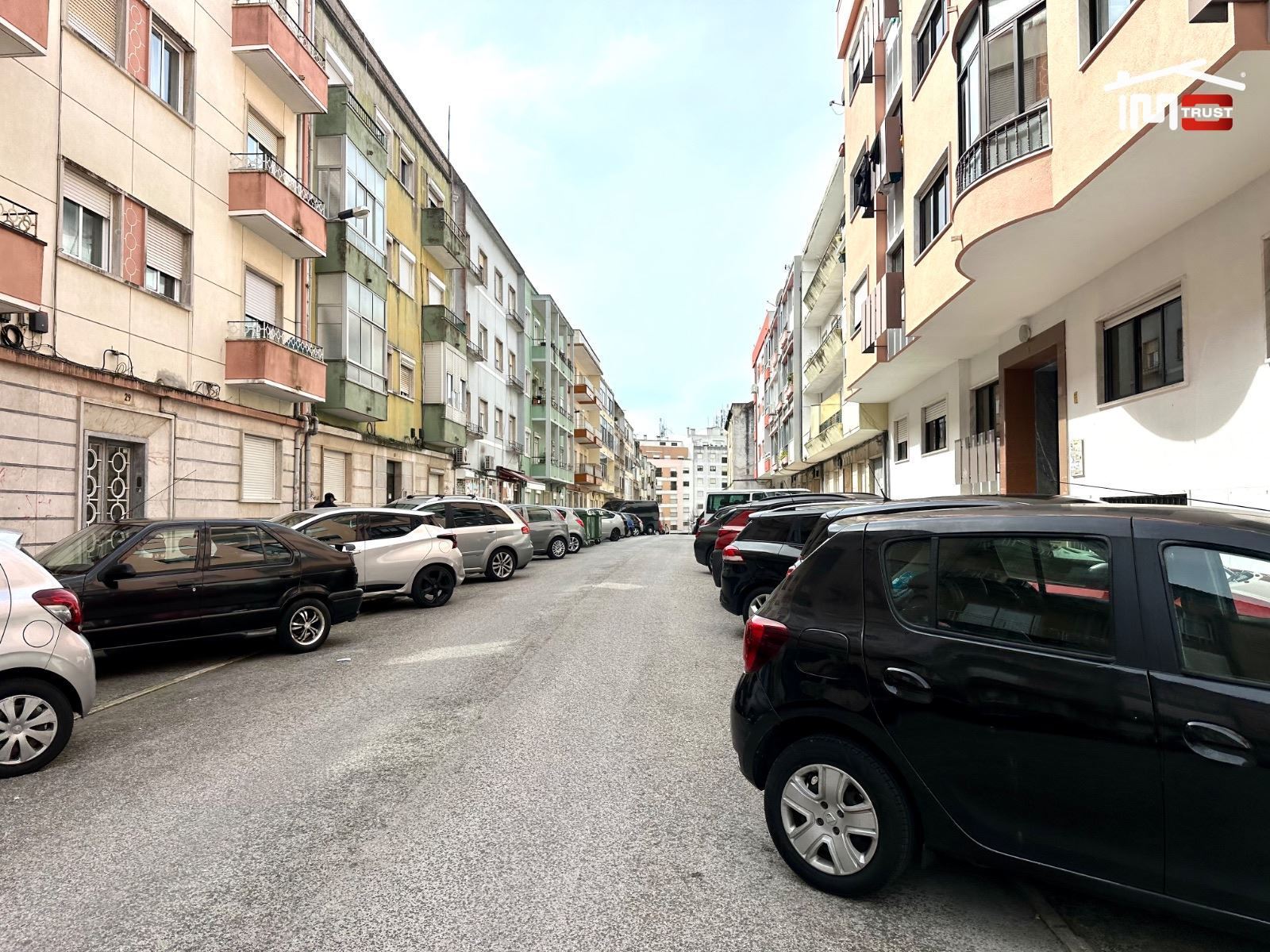 Negócio para Arrendamento em Queluz e Belas