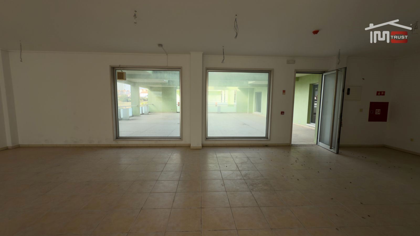 Loja para Venda em Camarate, Unhos e Apelação