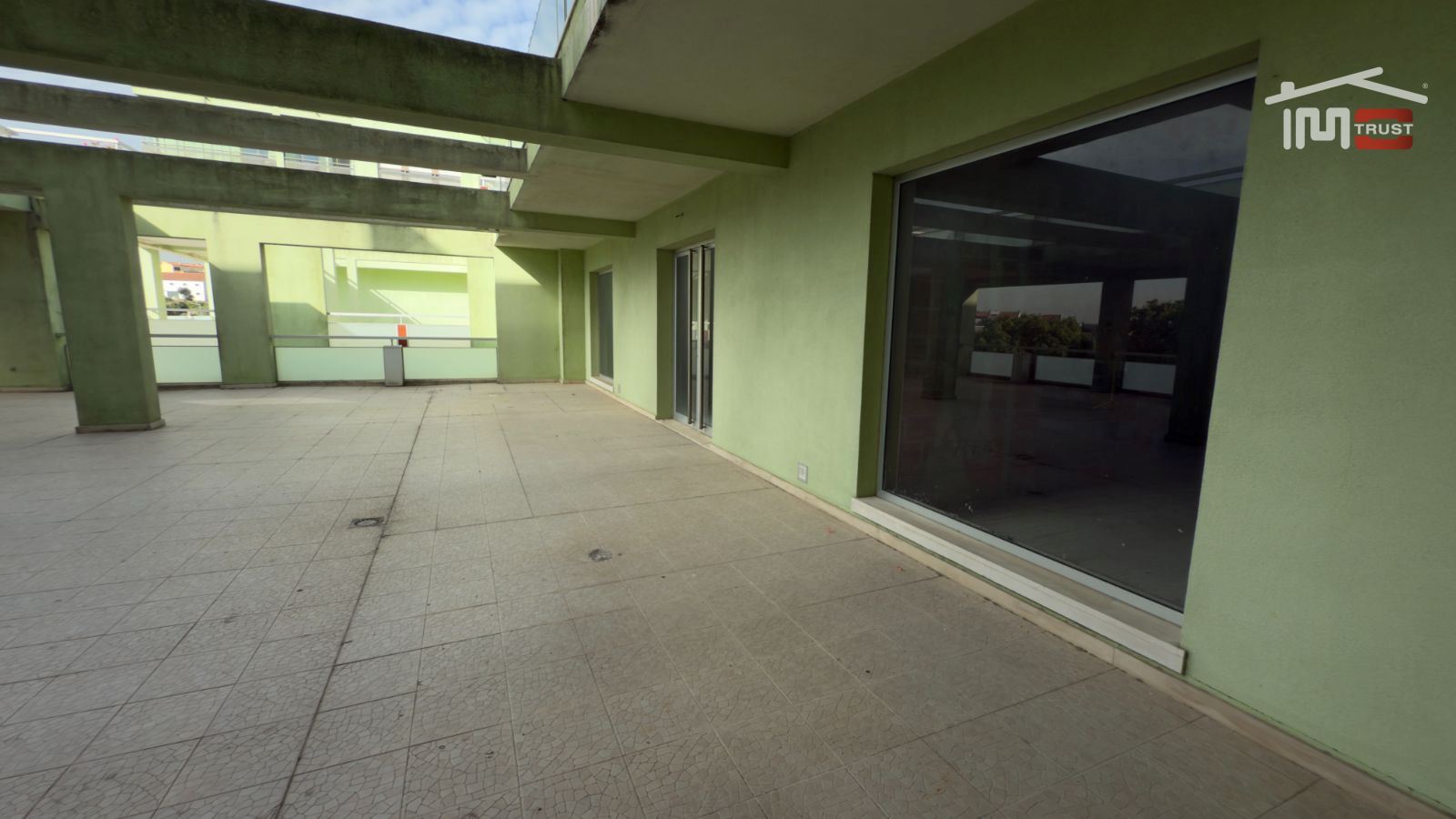 Loja para Venda em Camarate, Unhos e Apelação