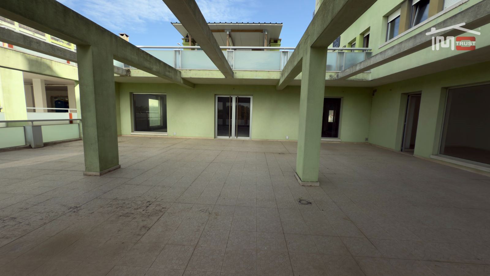 Loja para Venda em Camarate, Unhos e Apelação