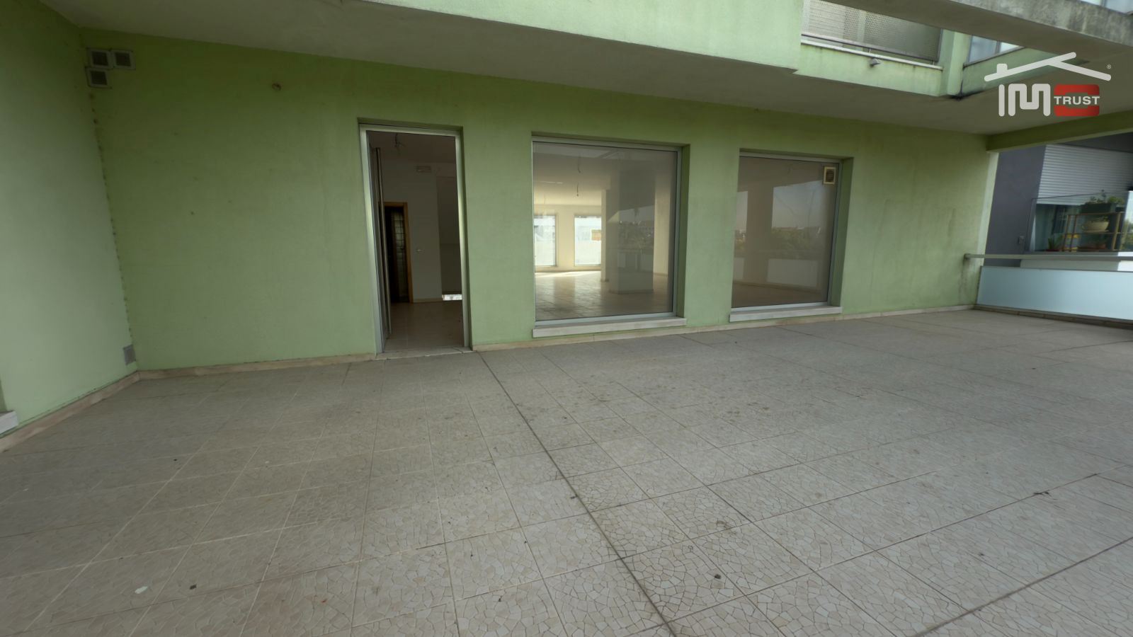 Loja para Venda em Camarate, Unhos e Apelação