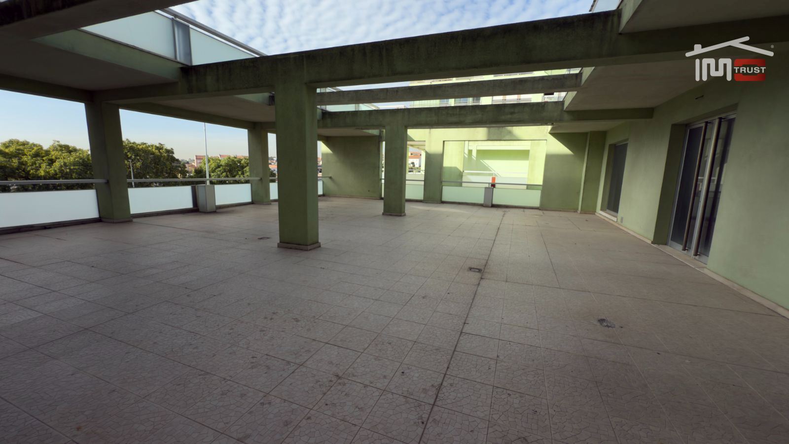 Loja para Venda em Camarate, Unhos e Apelação