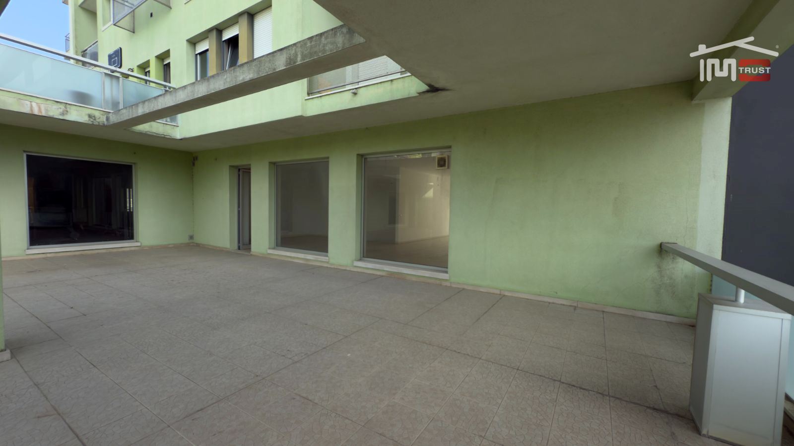 Loja para Venda em Camarate, Unhos e Apelação