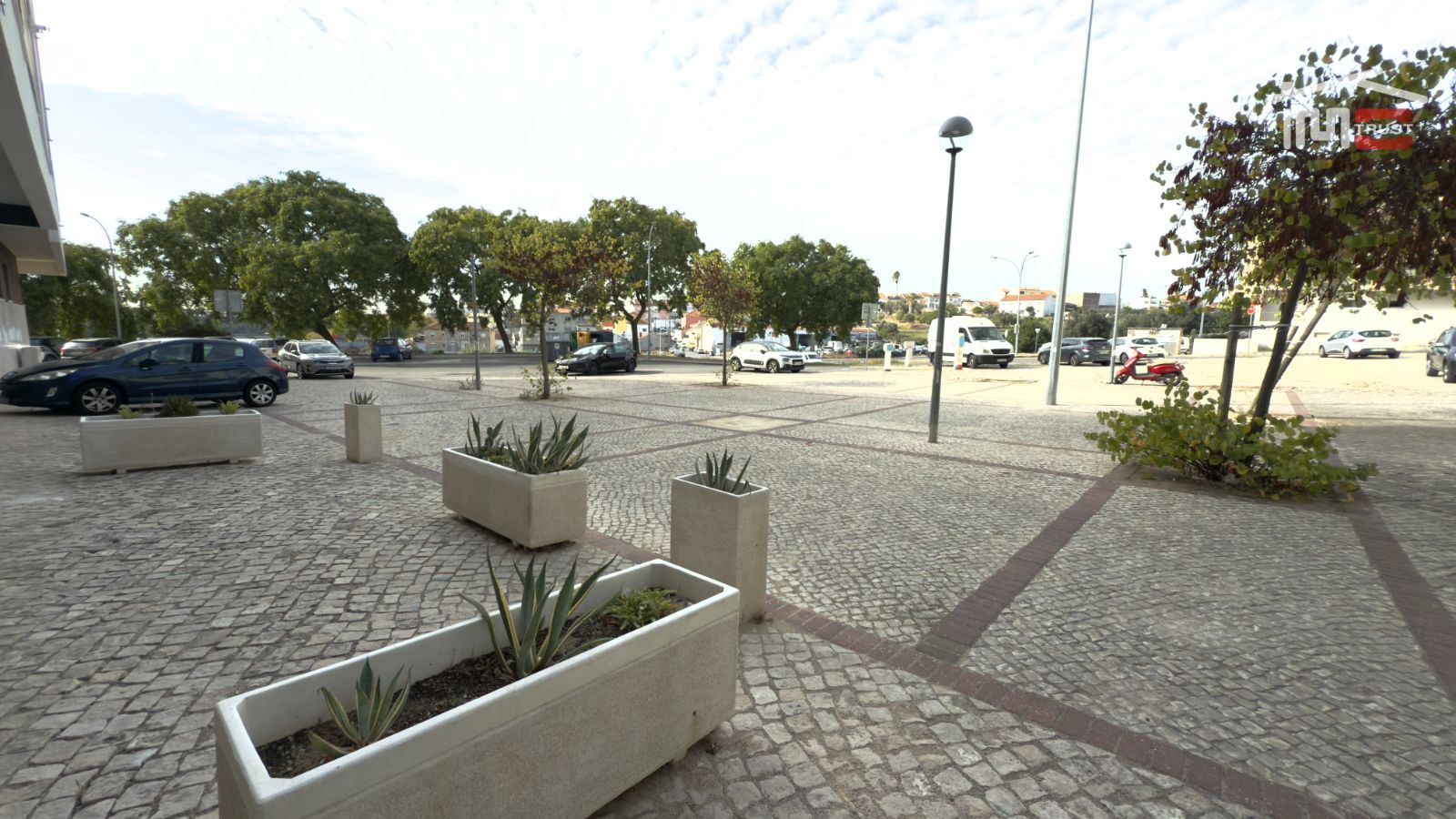 Loja para Venda em Camarate, Unhos e Apelação