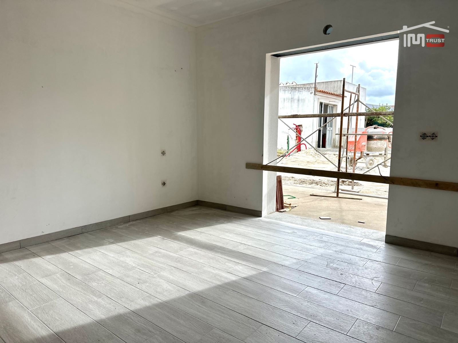 Moradia T4 para Venda em Atalaia e Alto Estanqueiro-Jardia