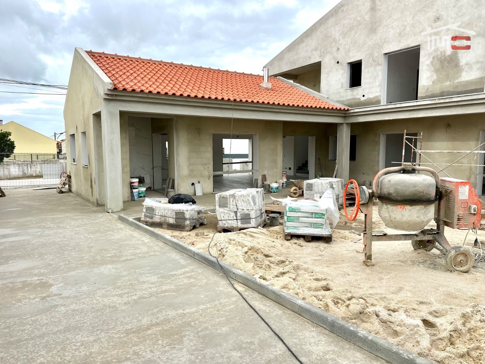 Moradia T4 para Venda em Atalaia e Alto Estanqueiro-Jardia