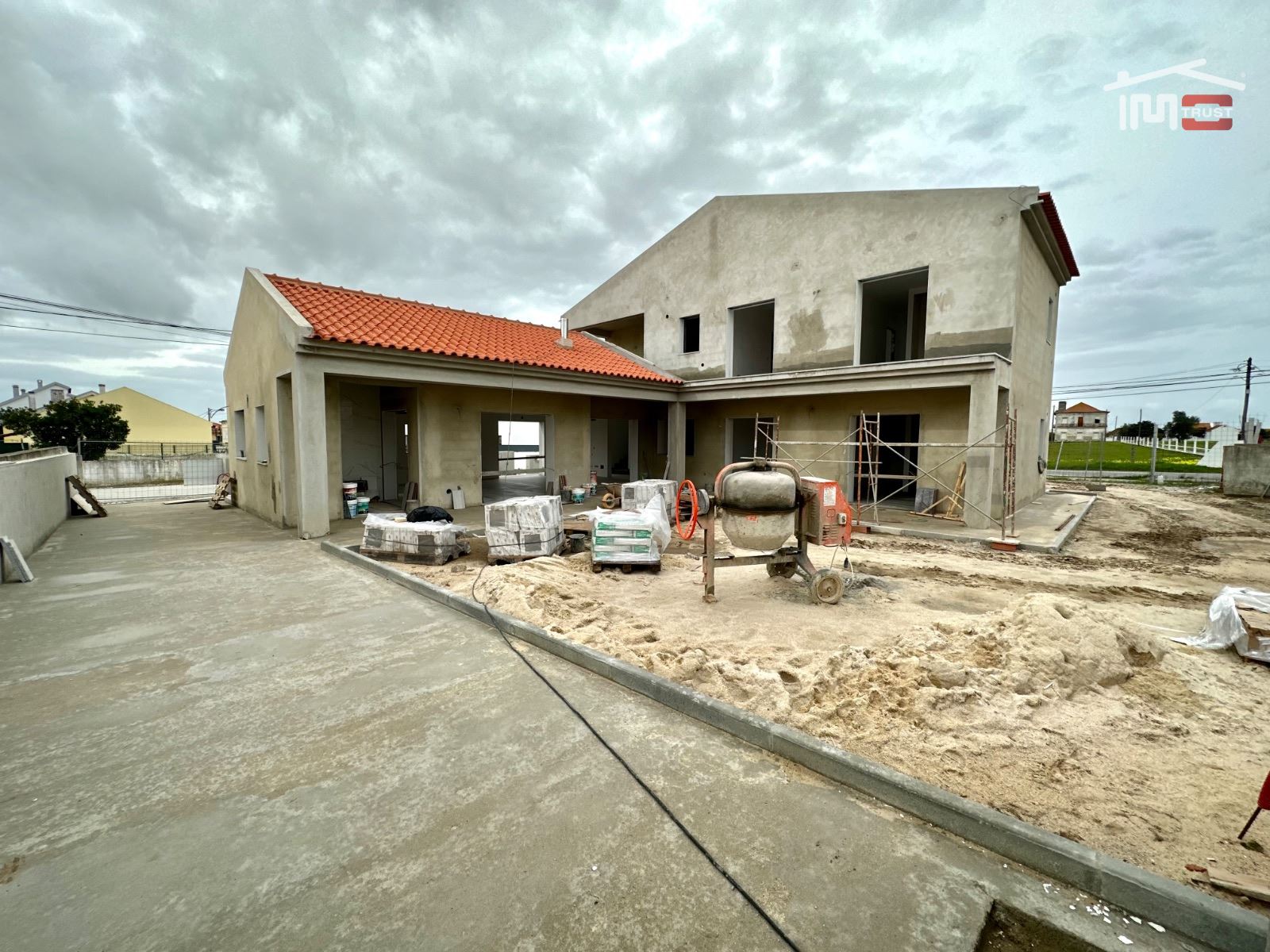 Moradia T4 para Venda em Atalaia e Alto Estanqueiro-Jardia