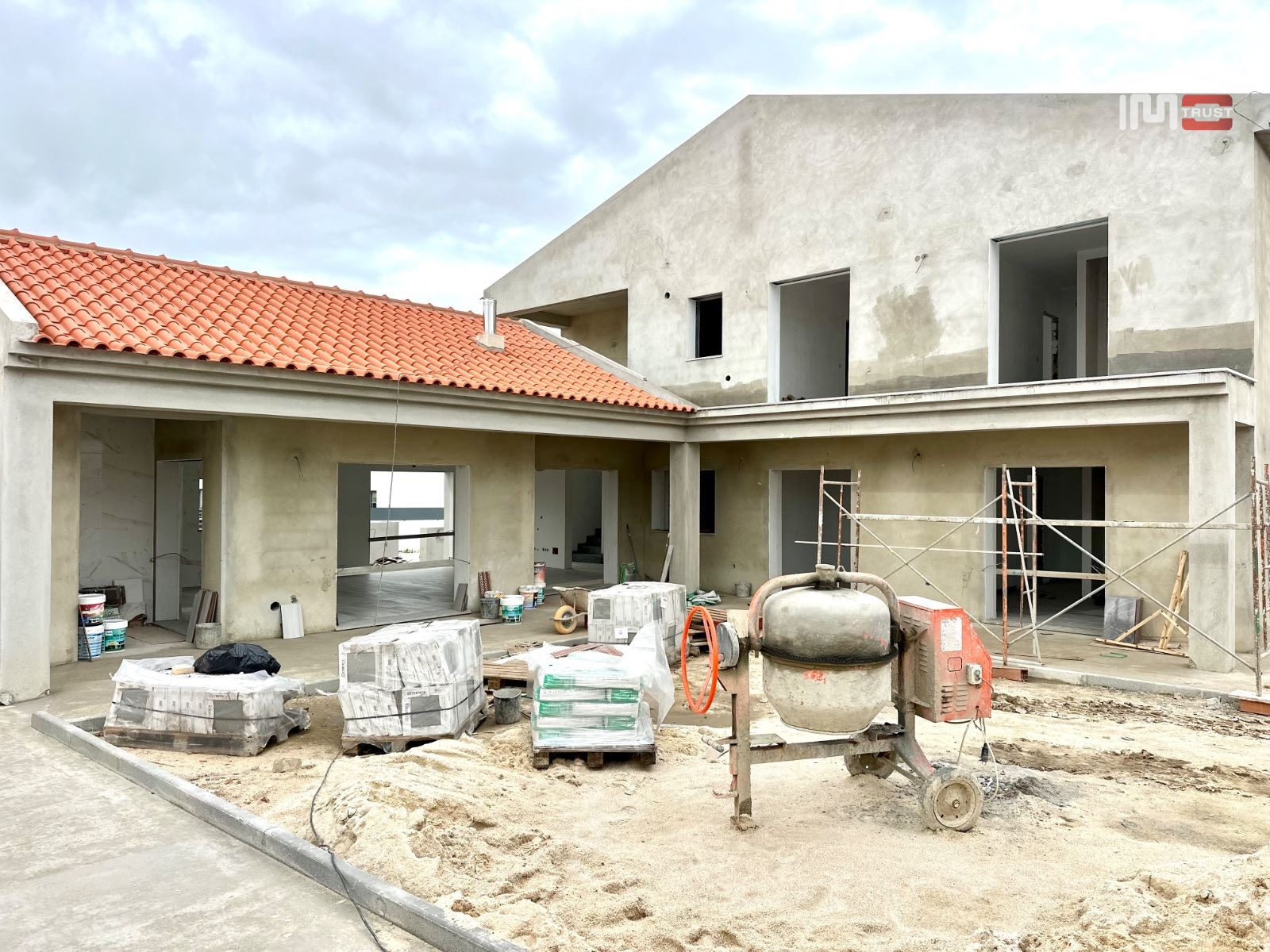 Moradia T4 para Venda em Atalaia e Alto Estanqueiro-Jardia