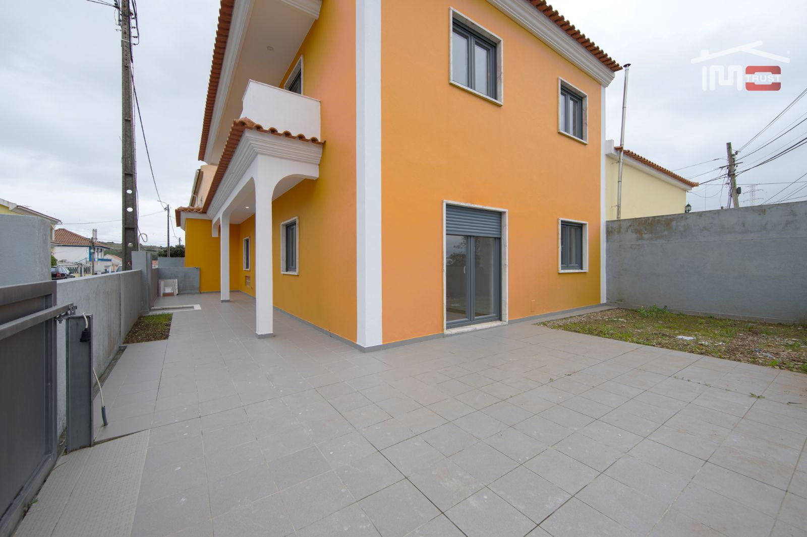 Moradia T4 para Venda em Queluz e Belas