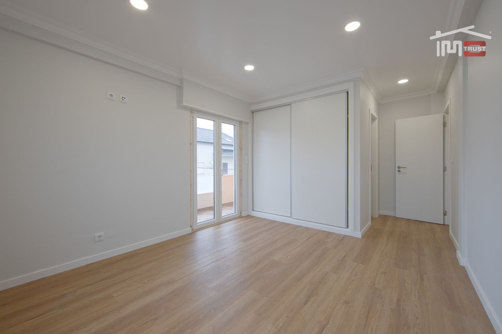 Moradia T4 para Venda em Queluz e Belas