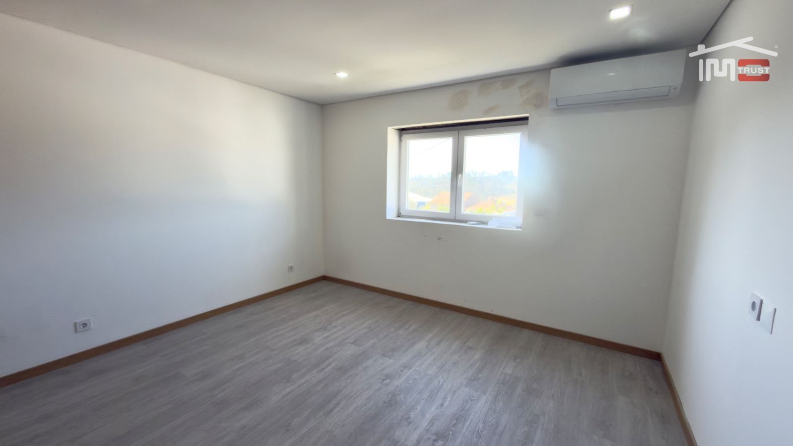 Moradia T3 para Arrendamento em Nossa Senhora da Piedade