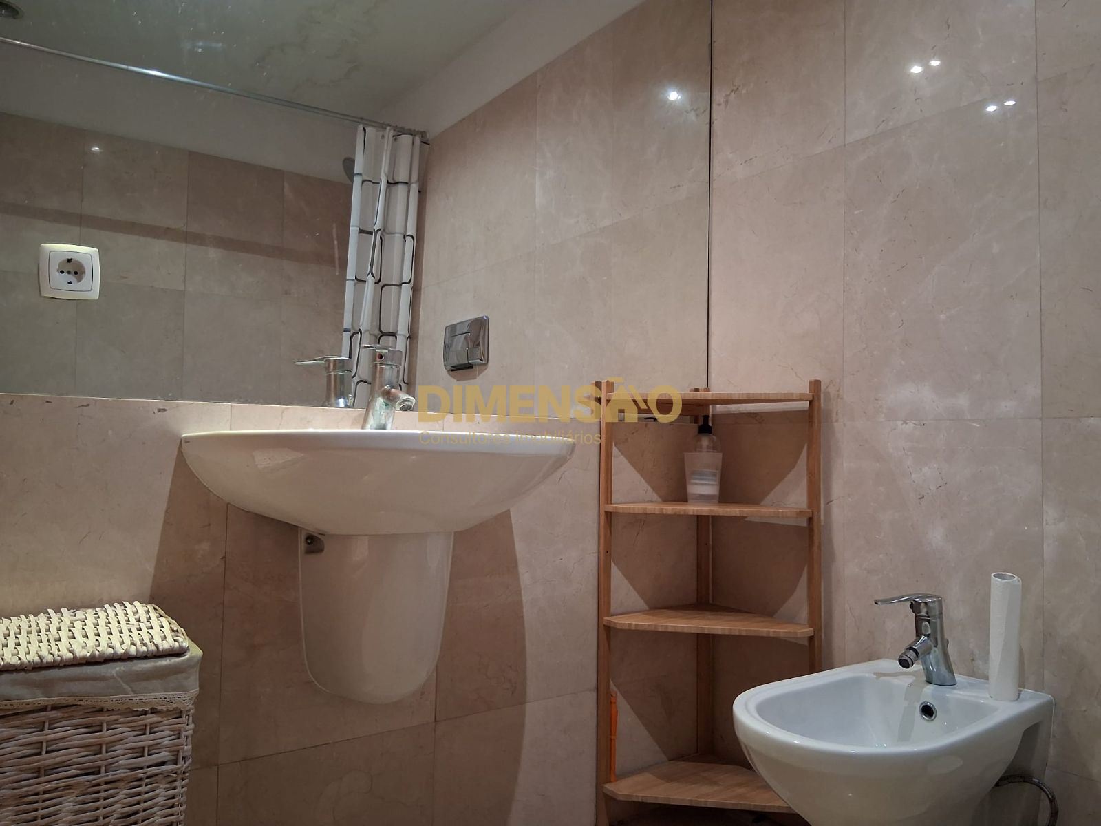 Apartamento T2 para Arrendamento em Pedrouços